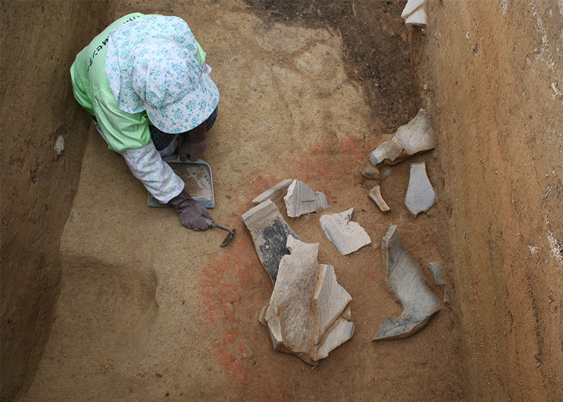 1-Ⅰ号窯跡焚口部鴟尾出土状況